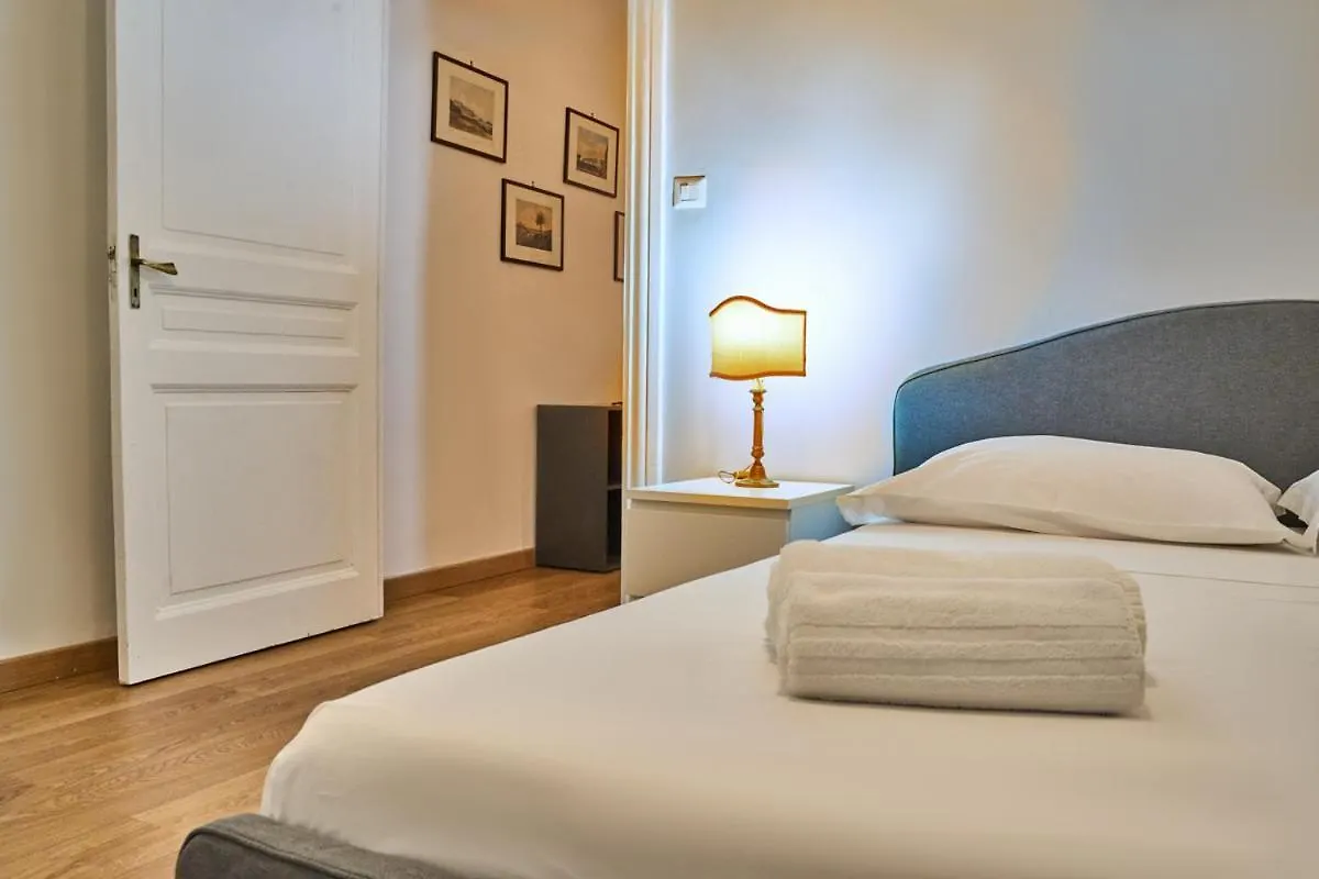 Corso Vittorio Emanuele 114 Apartment Naples